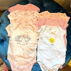 Bundle of 7 onesies by Baby Gap size 18-24 months.